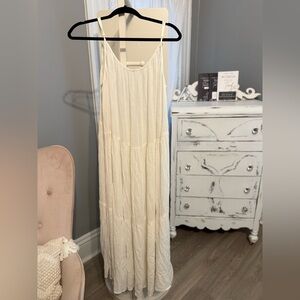 Hermoza Johanna Flounce Dress Ivory Metallic Maxi Dress Boho Tiered NWT Size L